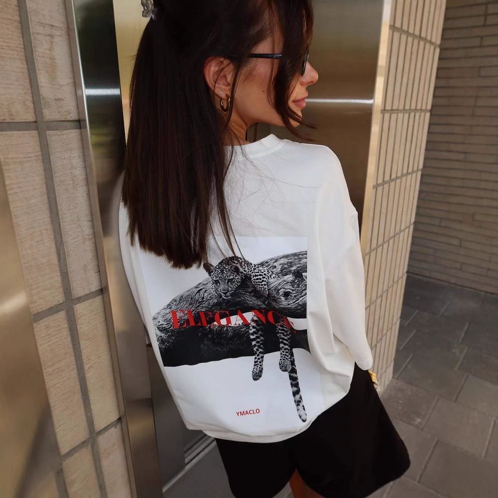 Minimalist White Tee with Blac – обзор и цена Streetwear Brand Graphic Designer